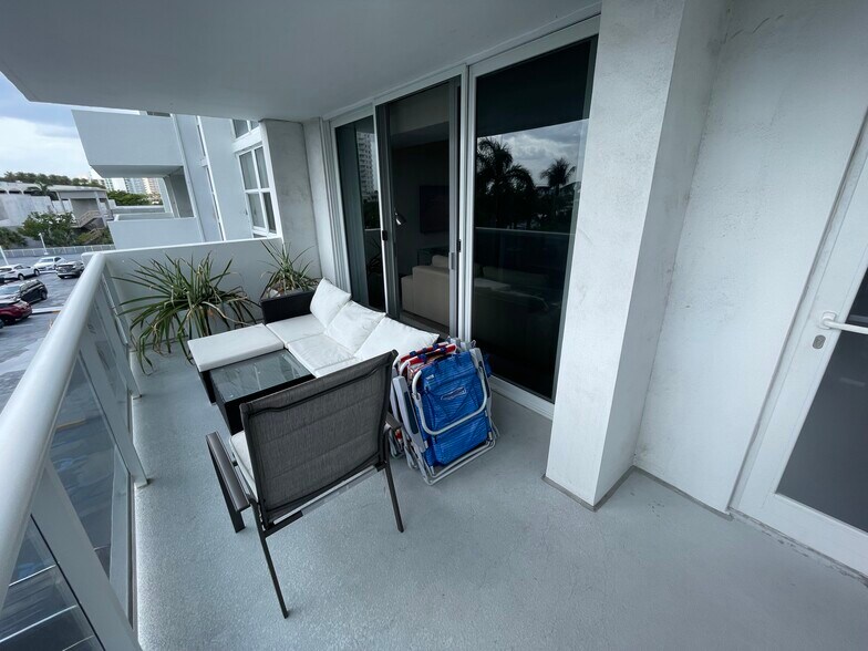 Building Photo - 2841 N Ocean Blvd