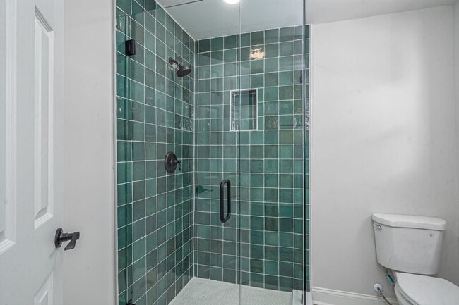 Building Photo - 1107 E 32nd St