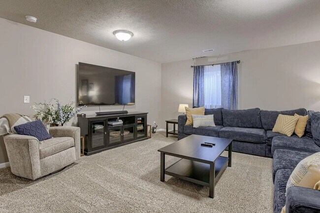 Building Photo - Hyda Hills Ranch For Rent Near Offutt AFB