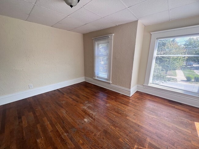 Building Photo - Spacious Four Bedroom Home Full of Charact...