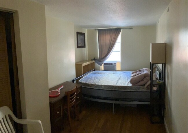 Building Photo - 2 Johnny Ct