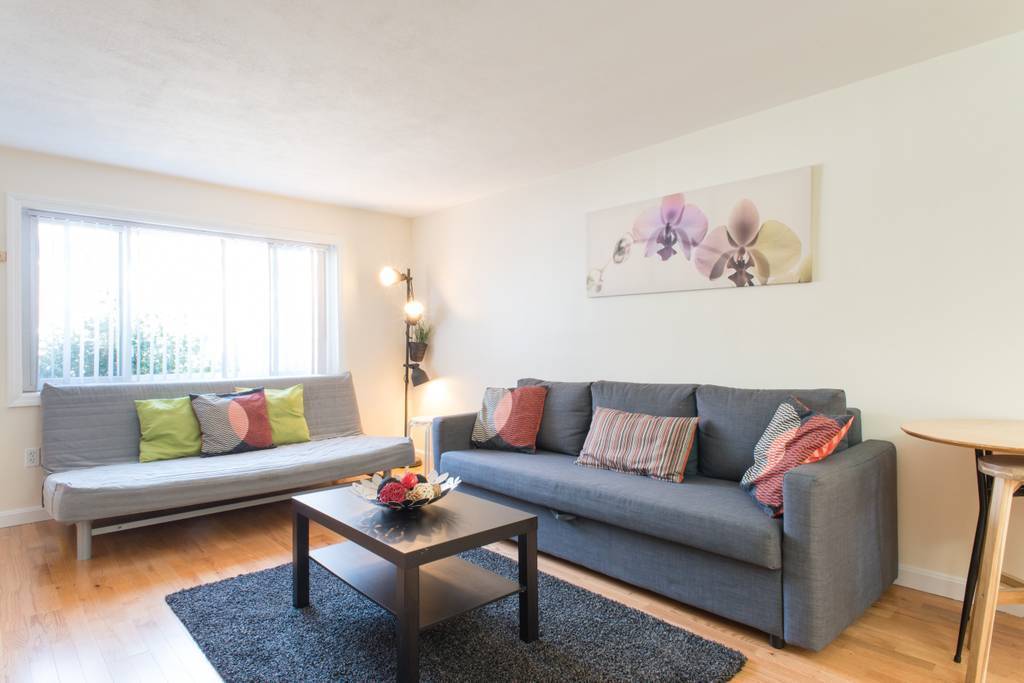 Building Photo - 17 Oxford Cir