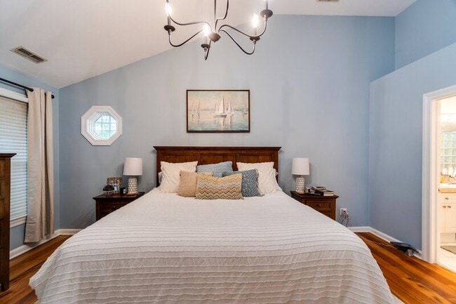 Building Photo - 821 Loch Island Dr