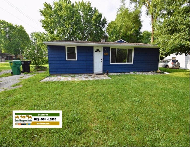 Primary Photo - 4 bedroom 2 bath home close to UP Mall