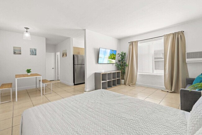 Building Photo - 7340 Harding Ave