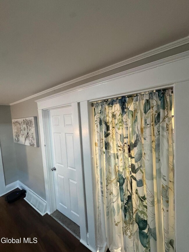 Building Photo - 603 1st St