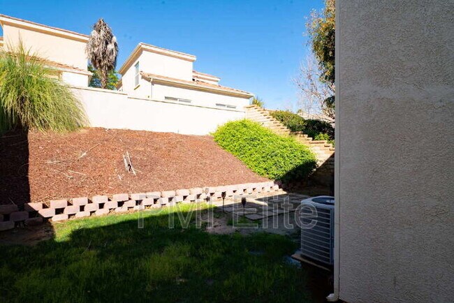 Building Photo - 27879 Skycrest Cir Dr