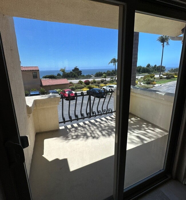 Building Photo - Pismo Beach Ocean View Condo