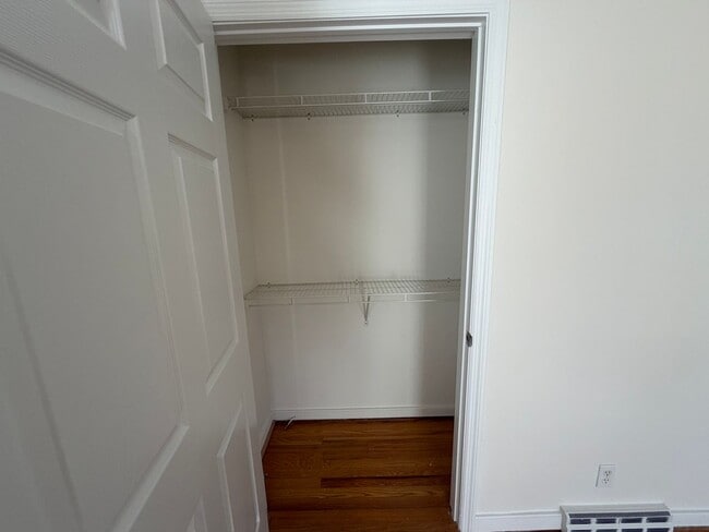 Building Photo - 415 Carrsbrook Dr