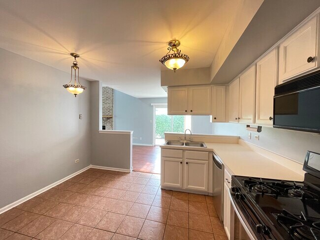 Building Photo - 3186 Anton Dr