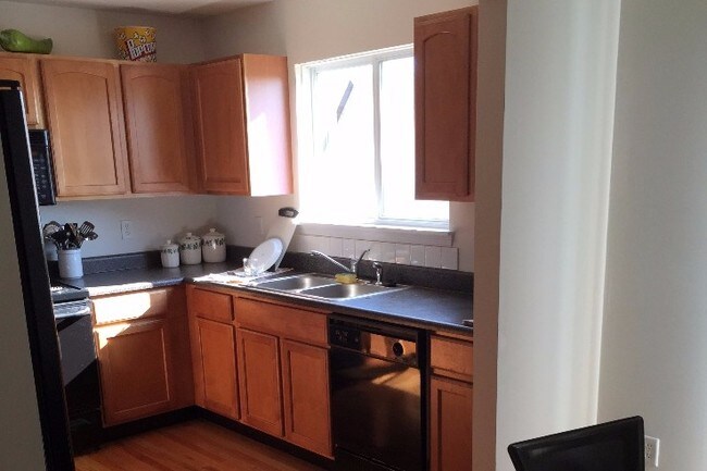 Building Photo - 1350 Parkview Estates Dr