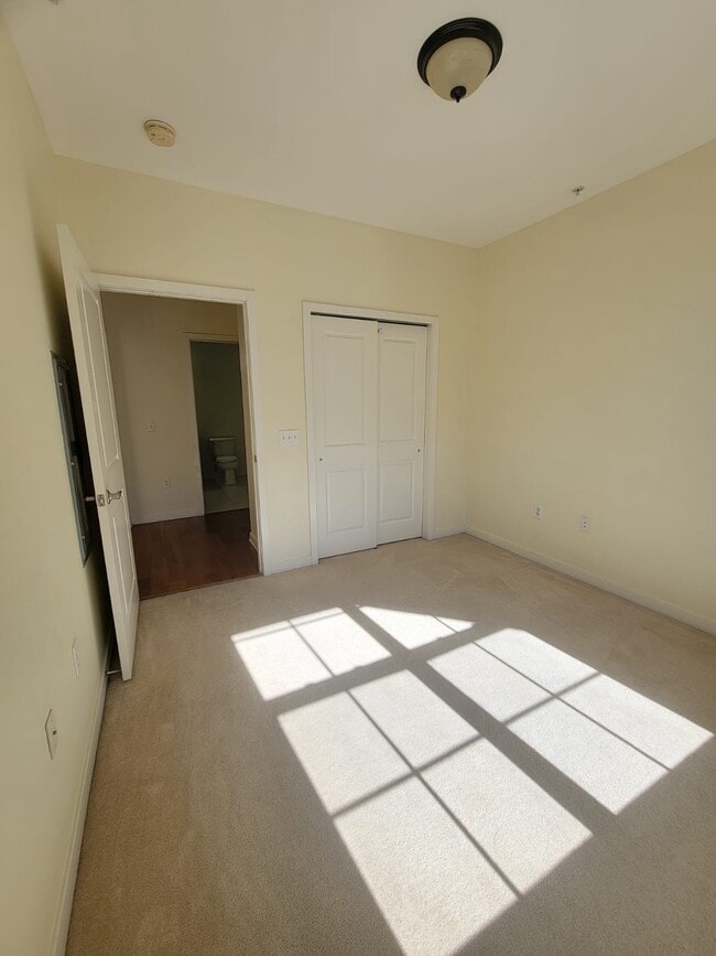 Building Photo - 443 2nd St