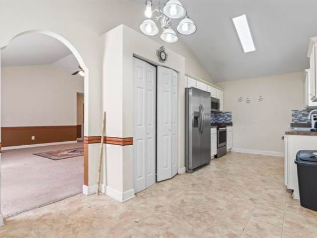 Building Photo - 176 Whispering Oaks Dr