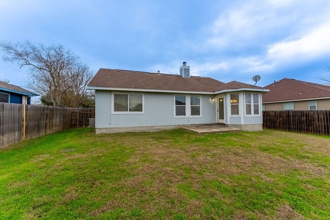 Building Photo - Modern Elegance Beckons: Unveil Your Dream Home in Kyle, TX!