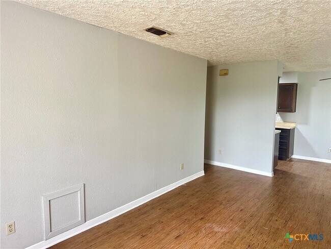 Building Photo - 1103 Hillyer St