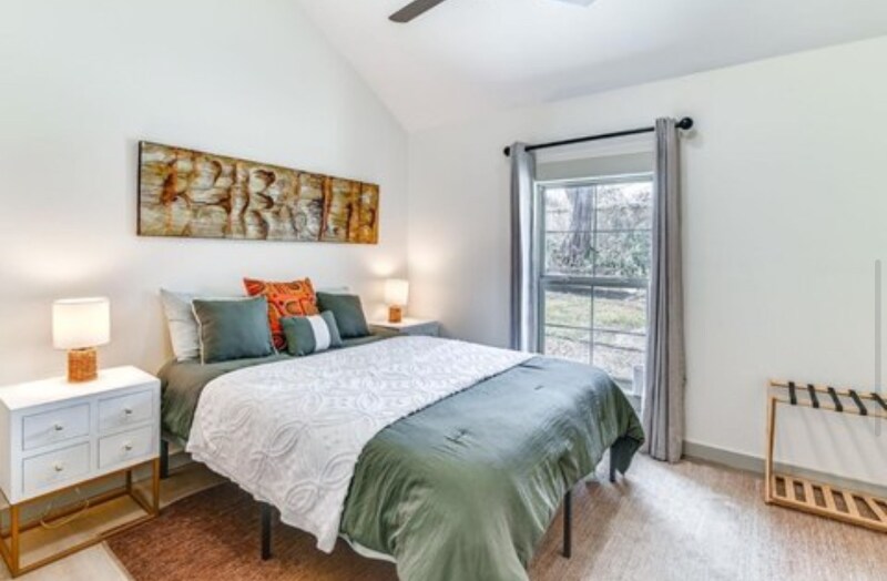 Building Photo - 107 Caldwell St