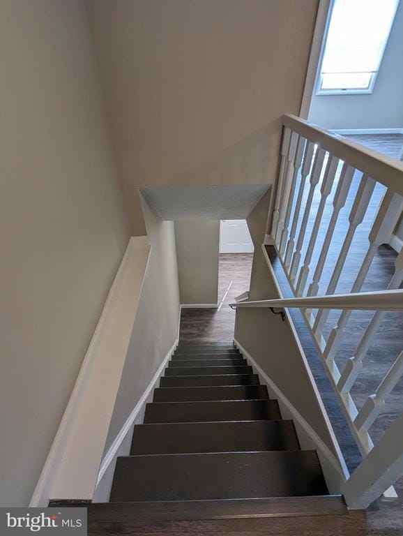 Building Photo - 1680 Thenia Pl