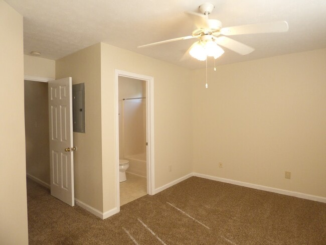 Building Photo - COMING SOON! Spacious Townhouse, W/D Hookups, Off-Street Parking, All Electric!