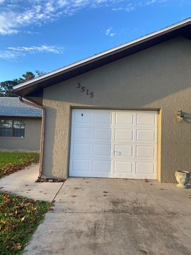 Building Photo - 3515 E Theresa Ln