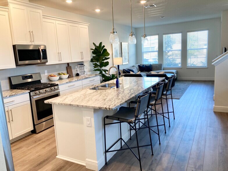 Building Photo - 15098 Lebeau Loop