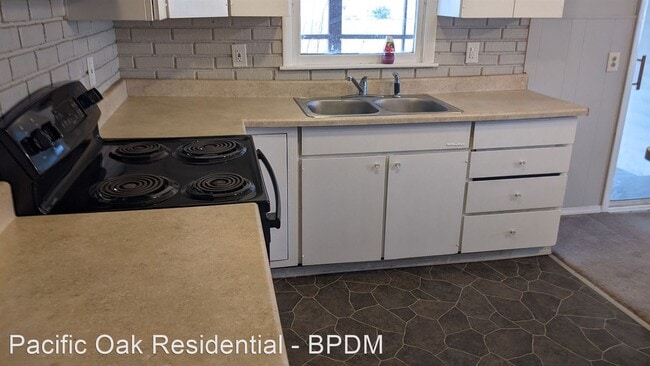 Building Photo - 3 br, 1 bath House - 1027 Allen Ave