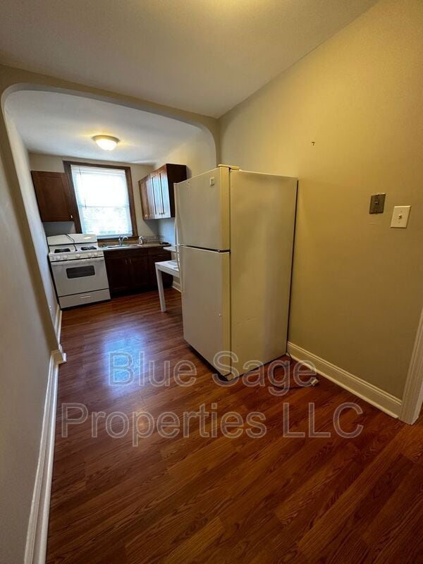 Building Photo - 813 Windermere Ave