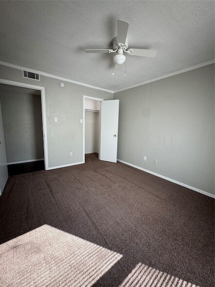 Building Photo - 1925 Bosque Dr