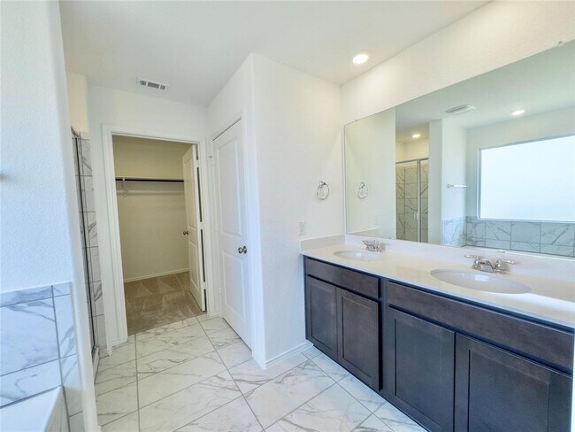 Building Photo - 1435 Marley