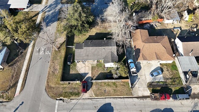 Building Photo - 5103 Willow Glen Dr