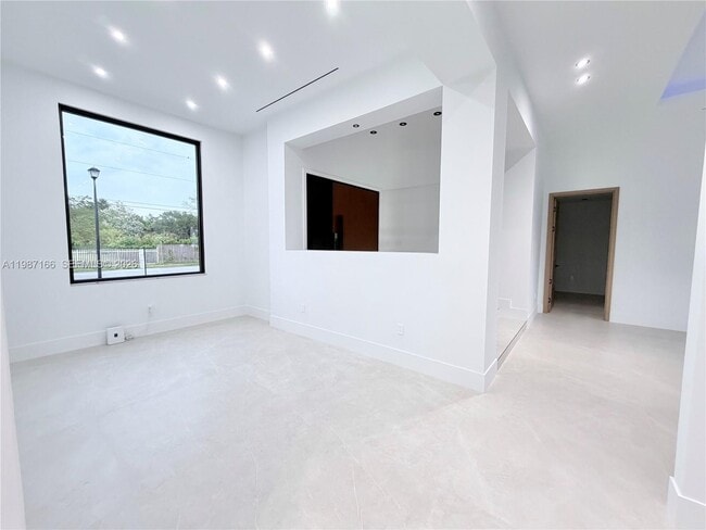 Building Photo - 19880 SW 134th Ave