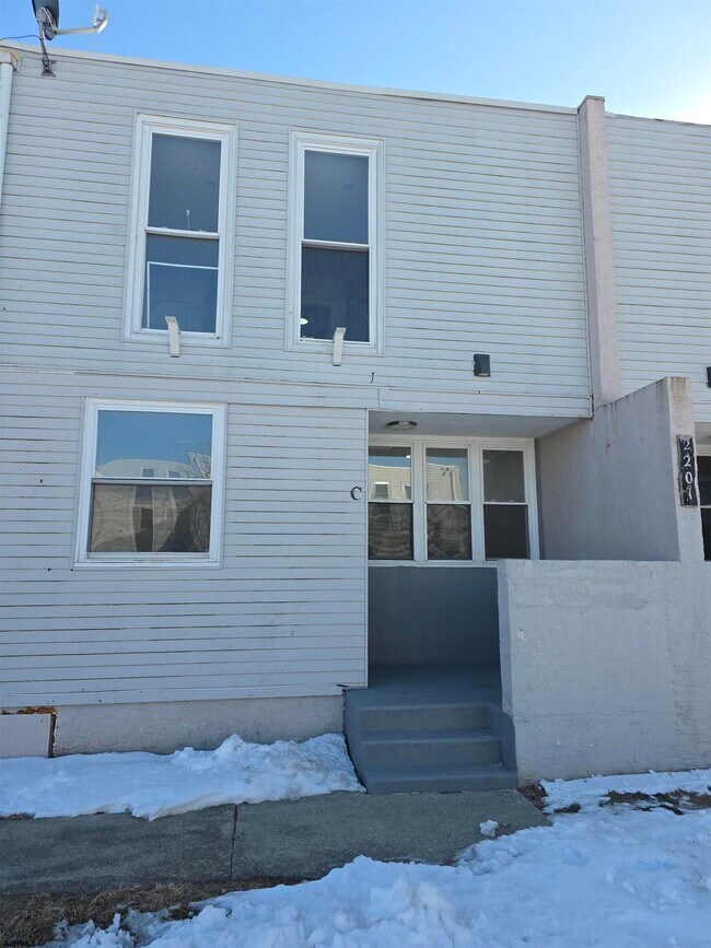 Building Photo - 2201 Murray Ave