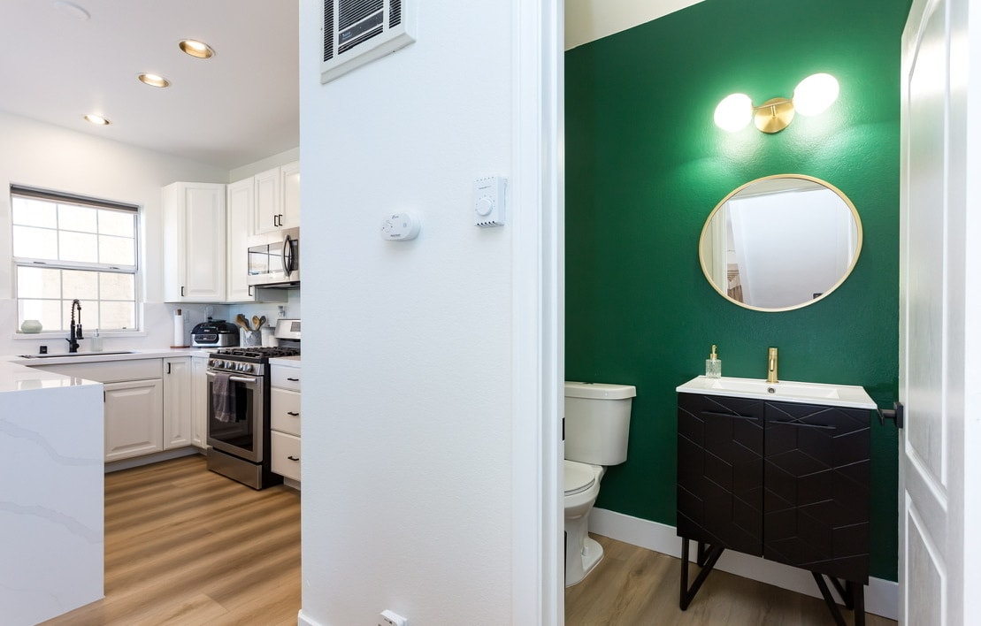 Building Photo - 919 W Lewis St