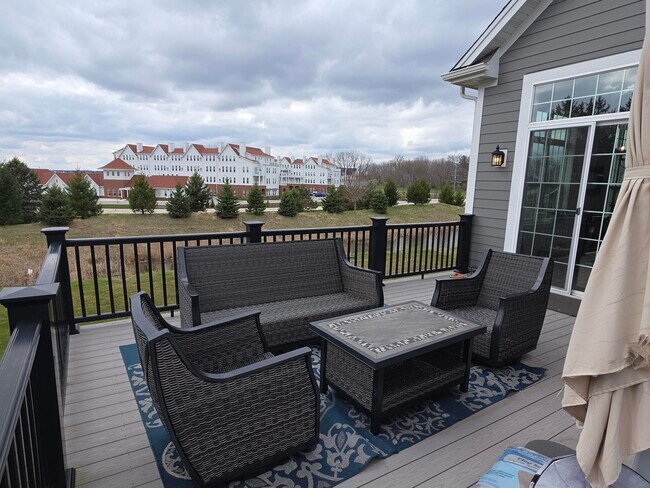 Building Photo - W239N3777 River Birch Ct