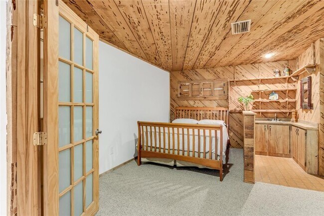 Building Photo - 315 Sweet Bay Ave