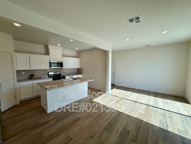 Building Photo - 109 Clownfish St