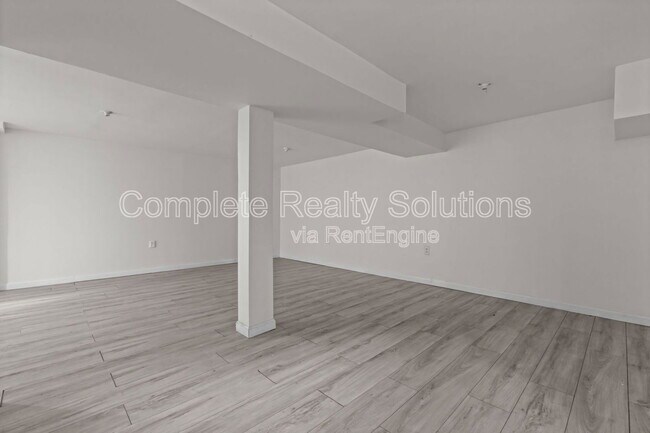 Building Photo - 1736 Nemnich Rd
