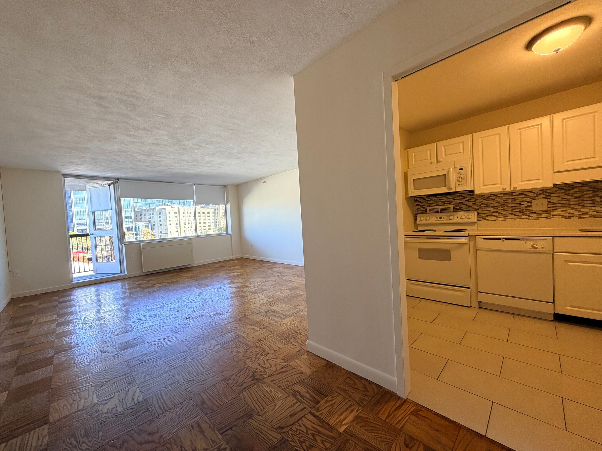 Building Photo - 57 Monmouth St