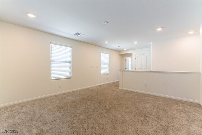 Building Photo - 10628 Silver Pond Ave