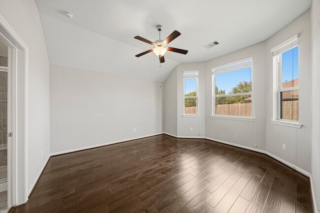 Building Photo - 217 Brookwood Park Ln
