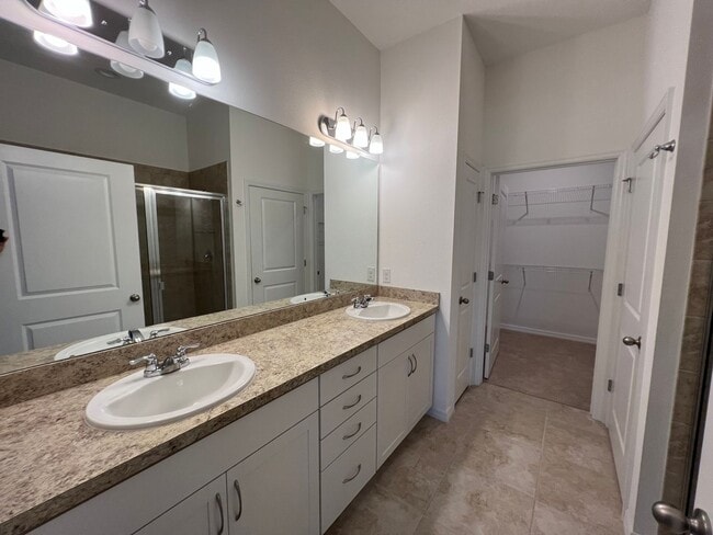 Building Photo - 55+ community in Four Seasons of Orlando 2 bedroom, 2 bathroom, with a 2 stall attached garage on...
