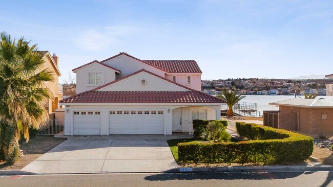Building Photo - 18075 Lakeview Dr
