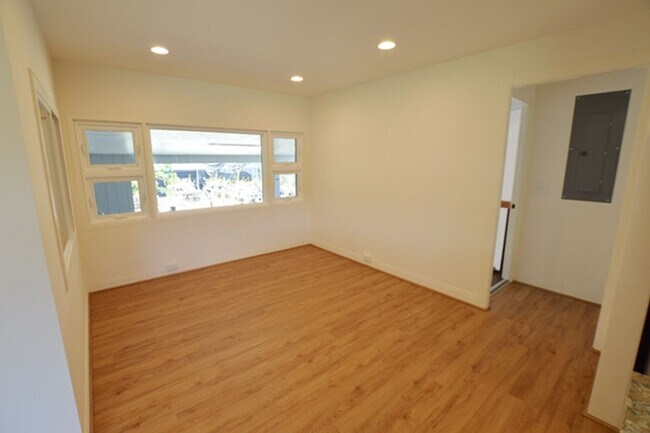 Building Photo - 45-722-722 Puohala St