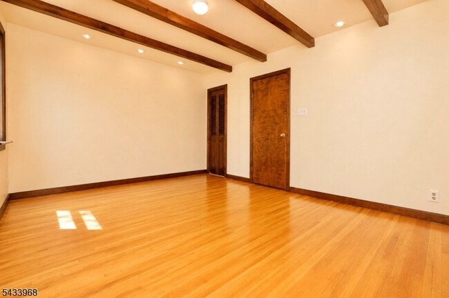 Building Photo - 15 Carpenter Terrace N