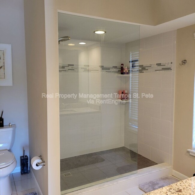 Building Photo - 12310 Capri Cir N