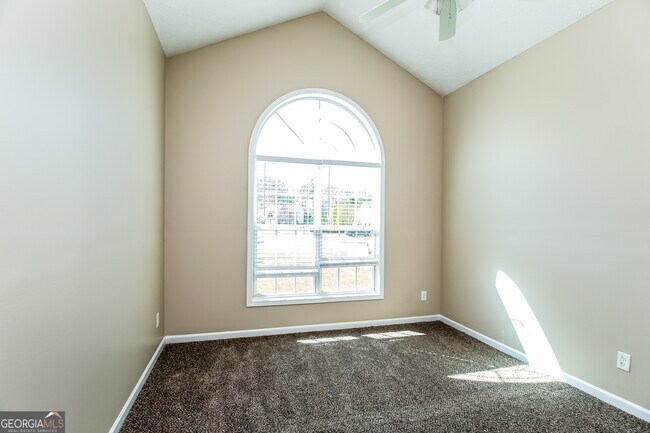 Building Photo - 116 Sparkling Spring Trail