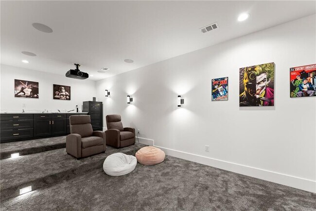 Building Photo - 151 S Pointe Dr