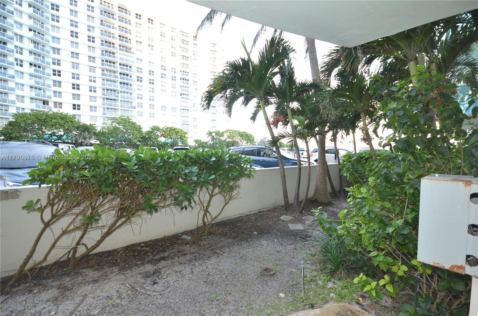 Building Photo - 3801 S Ocean Dr