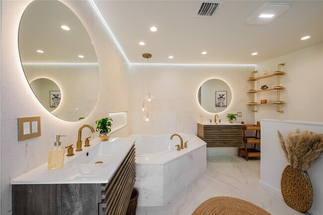 Building Photo - 3615 Sherwood Blvd