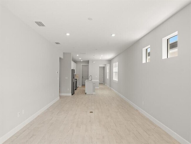Building Photo - 4501 Nautilus Cir