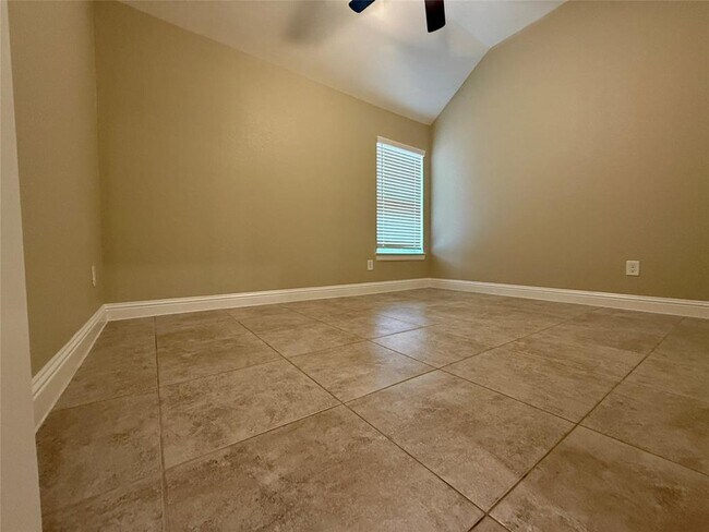 Building Photo - 18211 County Shores Ln